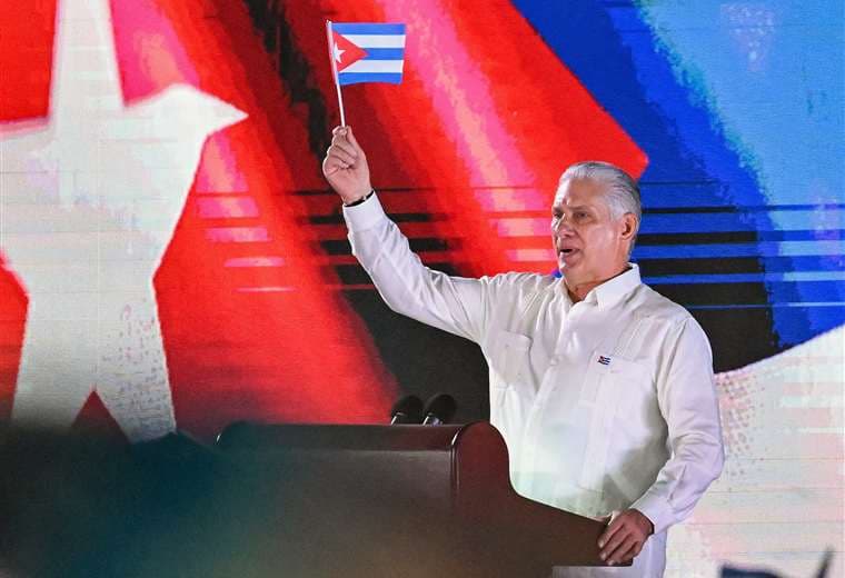 Presidente de Cuba acusa a EEUU de intentar "apropiarse" de la isla
