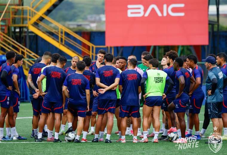 ¿Habrá partido entre Saprissa y San Carlos? Esto dice Carlos Acosta