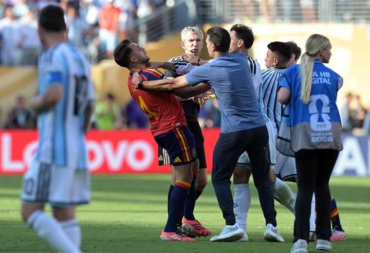 FIFA investiga a Paredes, Molina, Almada, Ayala y Gavi por incidentes tras la final del Mundial