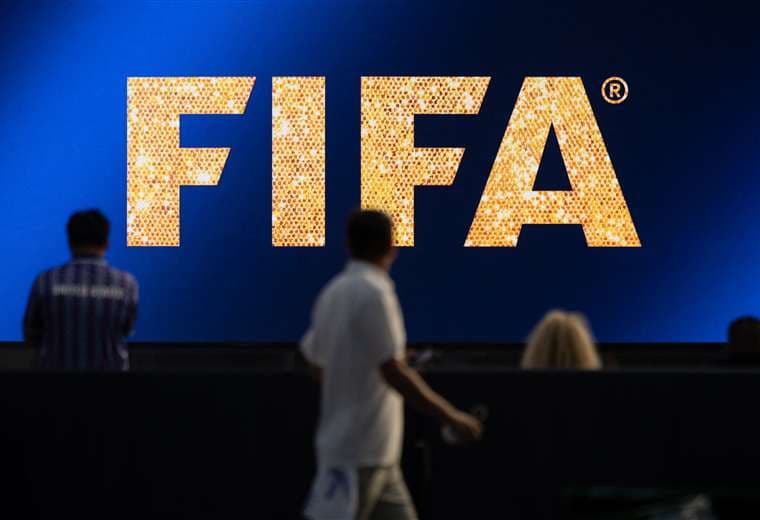 Federación Italiana de Fútbol retira también su confianza en Infantino