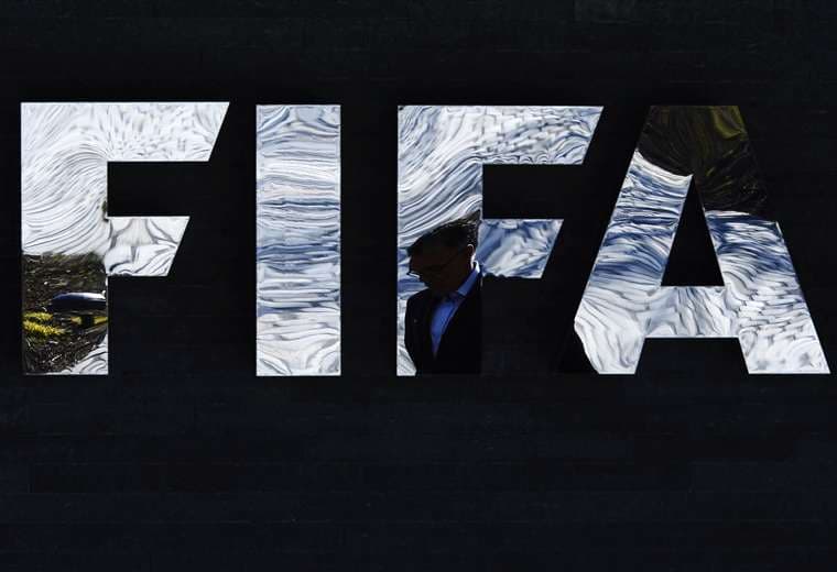 Crisis en la FIFA: "El fútbol no pertenece a ningún individuo", alegan UEFA, Concacaf y AFC