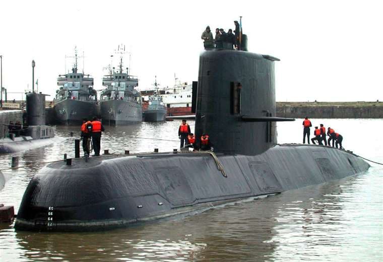 Condenan a un exjefe naval por hundimiento de submarino argentino que dejó 44 muertos