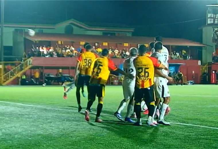 Situación del Herediano “invita al camerino a levantarse”, asegura Rolando Fonseca
