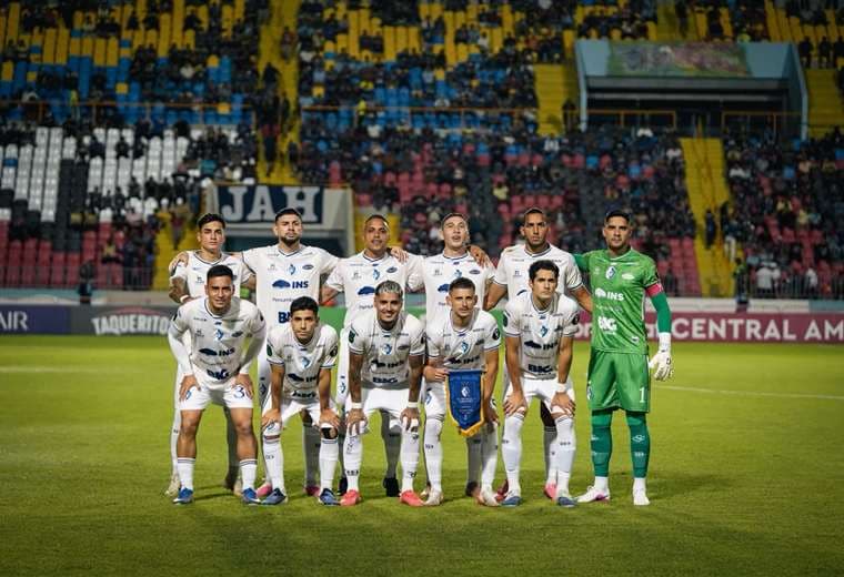 Cartaginés enciende las alarmas por lesión de Luis Olivas