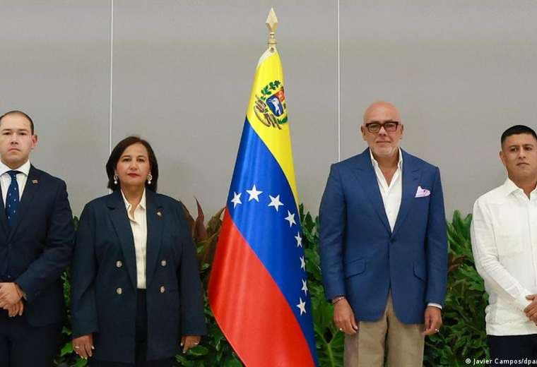 Gobierno y oposición en Venezuela pactan una reforma judicial