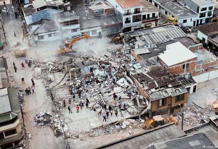Colombia continúa búsqueda de desaparecidos pero se agota tiempo para hallar sobrevivientes
