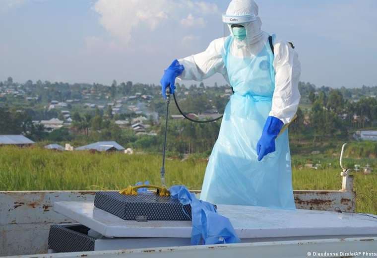 OMS advierte que brote de ébola “dista de estar bajo control"