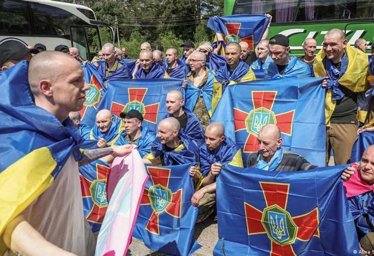 Rusia y Ucrania intercambian 103 prisioneros de guerra por bando