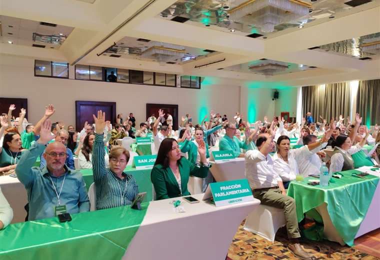 "No respaldo su continuidad": Álvaro Ramos descarta apoyar reelección de la cúpula del PLN