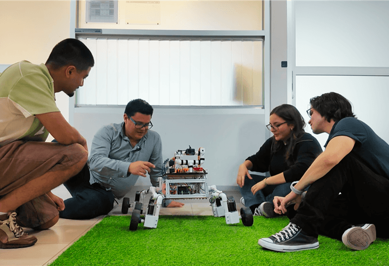 Estudiantes del TEC construyen rover que probará algoritmos para misiones lunares de Artemis