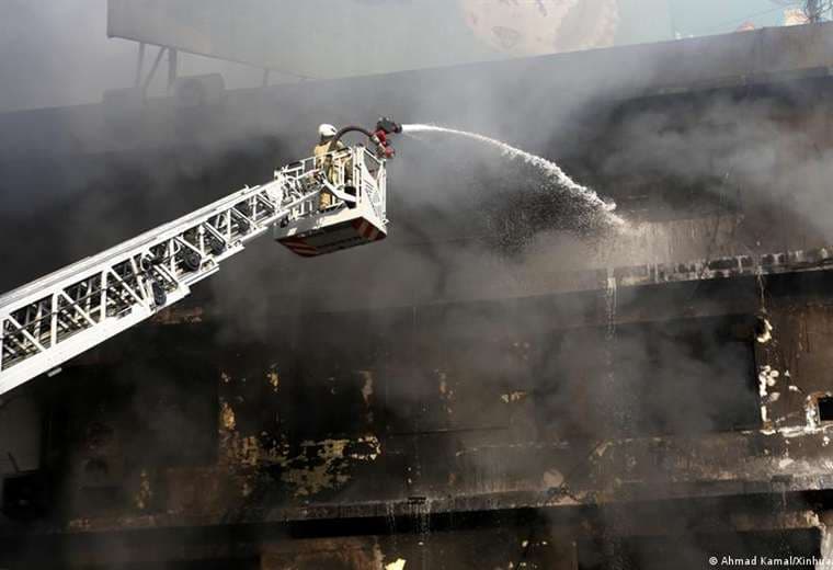 Al menos 15 neonatos mueren en un incendio en Pakistán
