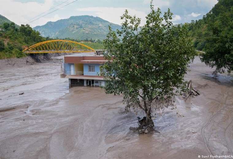 Inundaciones repentinas en el Himalaya: ¿cómo se produjo el desastre en Nepal?