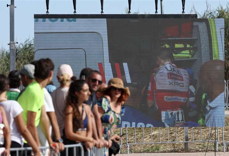 La Vuelta a España queda en shock: Pogacar abandona tras una caída y Mas es el nuevo líder