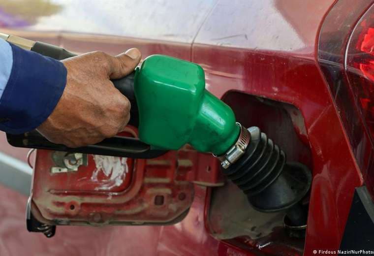 Cae el precio del petróleo tras anuncios de Trump de nuevas negociaciones con Irán