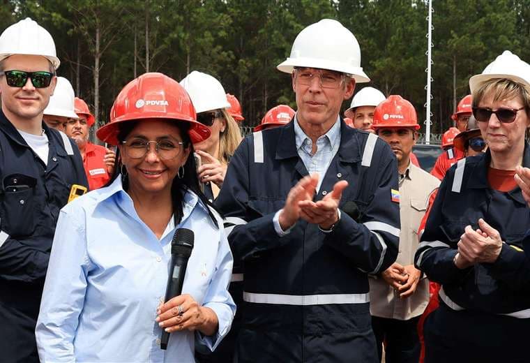 En qué consiste el "mayor acuerdo petrolero de la historia" anunciado por EE.UU. y Venezuela