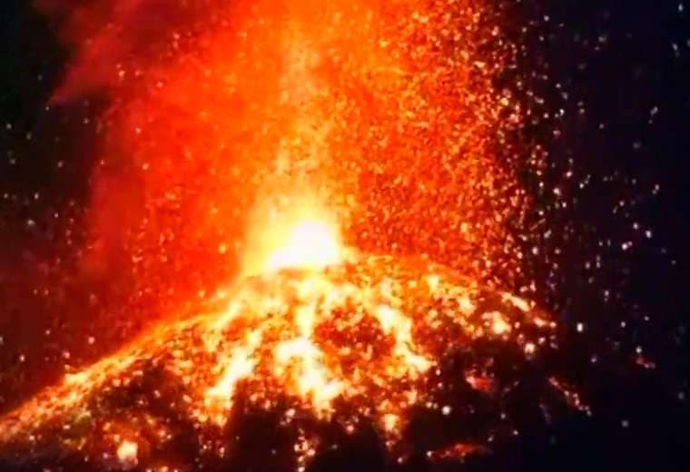 Cientos de evacuados por potente erupción del volcán de Fuego en Guatemala