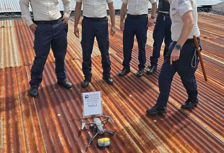 Interceptan dron cargado de droga y chips cuando intentaba entrar a La Reforma