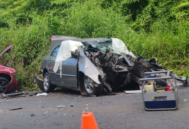 Choque deja dos personas muertas en Puntarenas