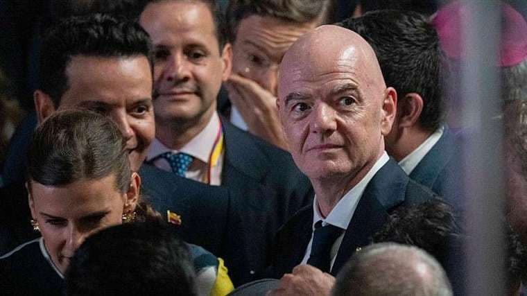 Políticos, jets privados y poder: cómo es la vida de un presidente de la FIFA
