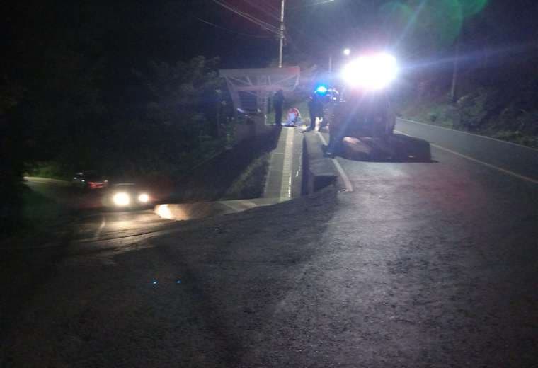 Hombre muere tras recibir múltiples puñaladas en Tucurrique