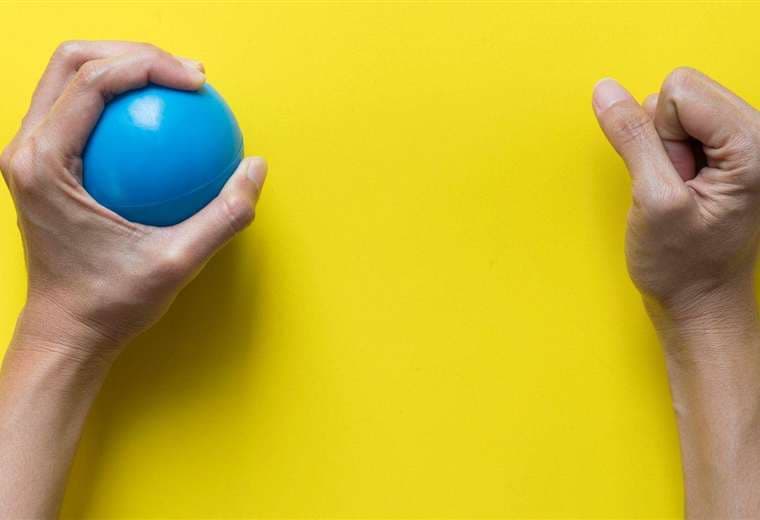4 ejercicios que ayudan a fortalecer las muñecas, articulaciones afectadas por la vida moderna