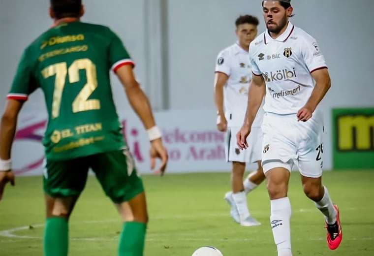 Alajuelense pierde a Aarón Salazar por una lesión de rodilla