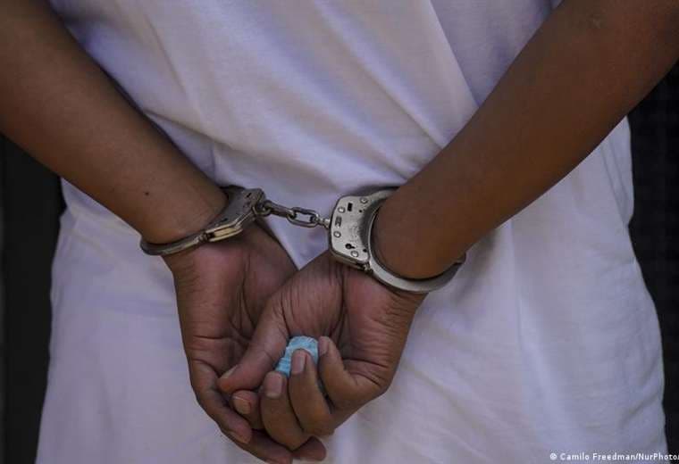 El Salvador dicta su primera condena a prisión perpetua por feminicidio