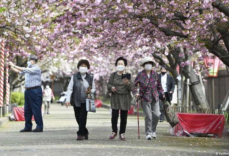 Japón reporta récord de más de 100.000 personas centenarias