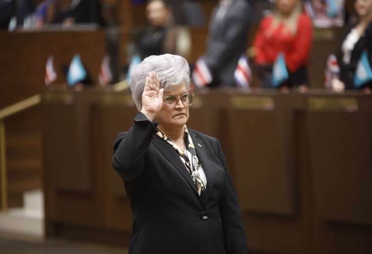 Julia Varela fue juramentada para su cuarto periodo como magistrada