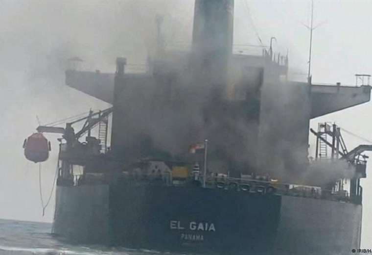 Irán afirma que atacó petrolero en el estrecho de Ormuz