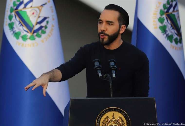 Bukele niega transferencia de reservas de bitcoin de El Salvador