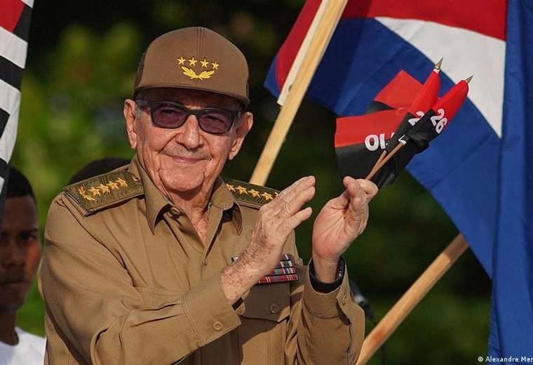Raúl Castro reaparece tras nuevos rumores sobre su muerte