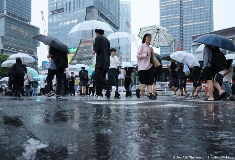 Japón extiende alerta máxima por fuertes lluvias al sur de Tokio