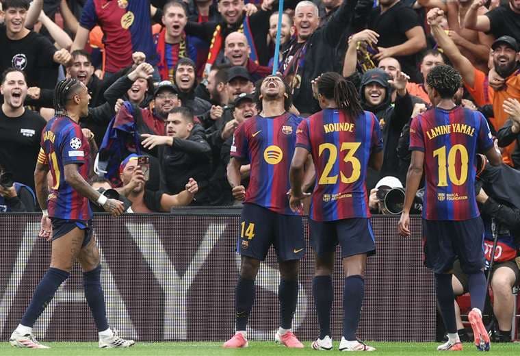 Barcelona golea al Feyenoord en su debut en la Champions