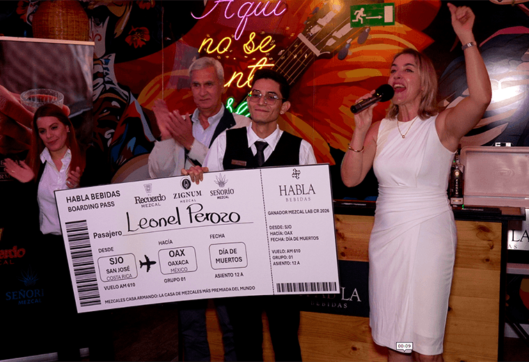 Leonel Perozo, talentoso mixólogo, conquistó al jurado en el Mezcal Lab 2026