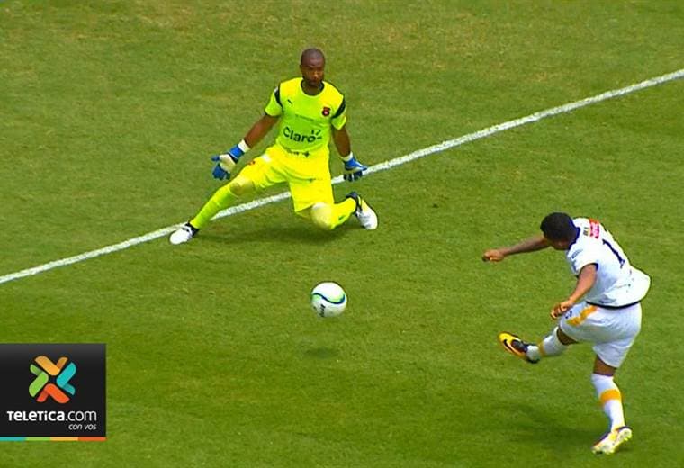 José Guillermo Ortiz le anotó a los manudos en la primera vuelta del Apertura 2017.