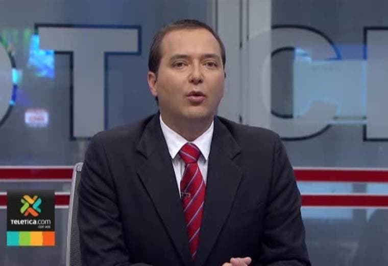 Hombre desató su furia contra una señal vertical en Alajuela