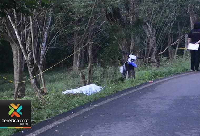 Accidente en motocicleta le costó la vida a un hombre y dejó otro herido en Nicoya