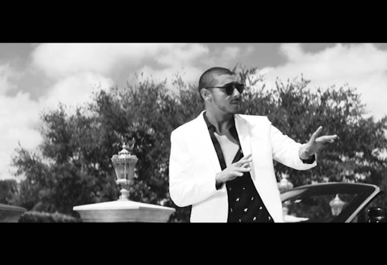 Cantante colombiano Manuel Medrano triunfa con su último tema