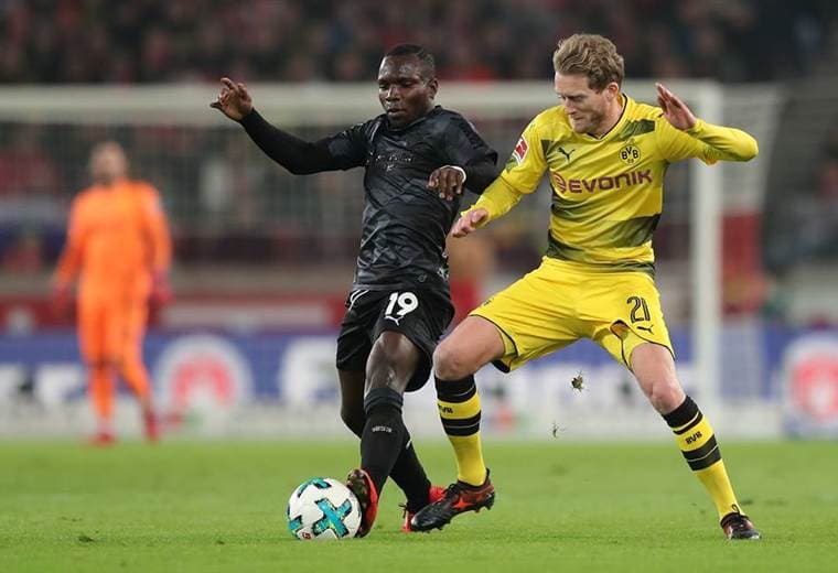 El Borussia Dortmund (3º) cayó 2-1 en la cancha del Stuttgart (11°).