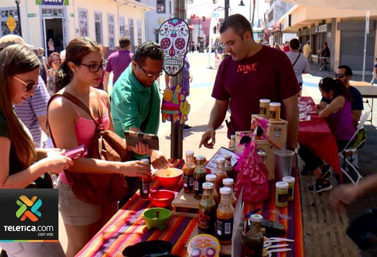 La comida mexicana invadió el centro de San José en un delicioso festival gastronómico