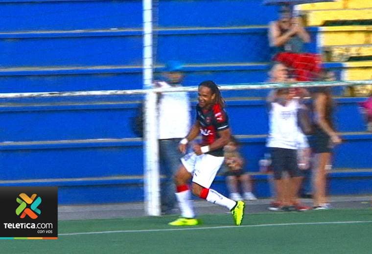 Jonathan McDonald iguala a Wilmer López como el cuarto mejor goleador del club