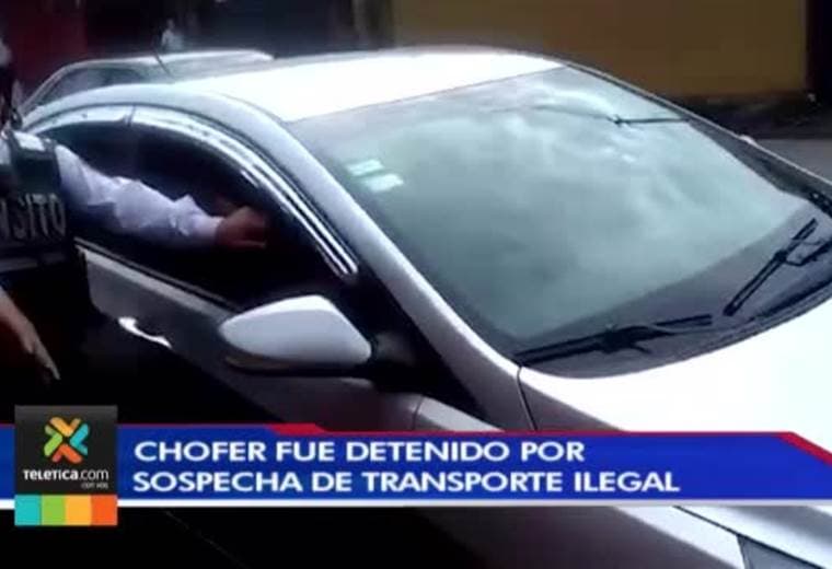 Policía de Tránsito se llevó un vehículo con todo y conductor que sería de Uber