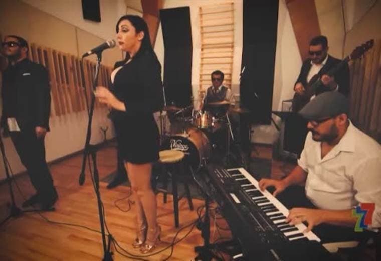 Ellos son Go For Vintage, una banda costarricense que produce covers, pero bajo el concepto musical del post-modern.