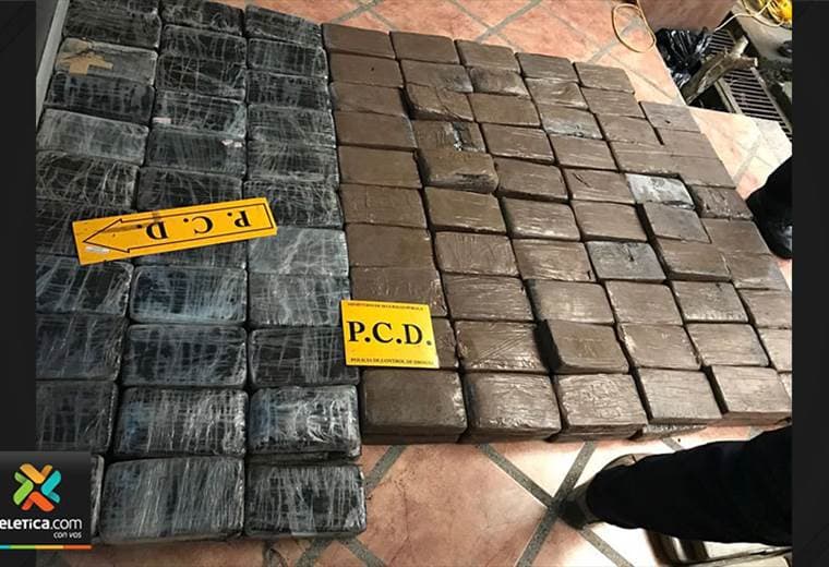 Fuerza Pública localiza importante cargamento de cocaína en Jacó; hay dos detenidos