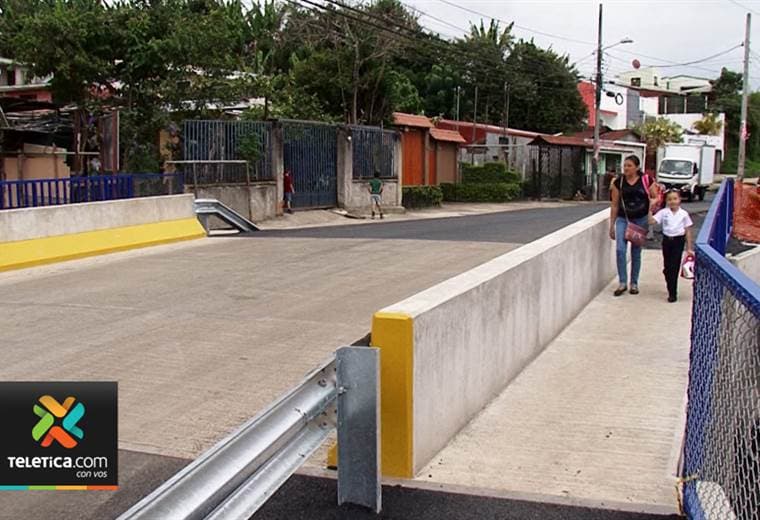 Vecinos de Dulce Nombre y Paraíso de Cartago cuentan con un nuevo y seguro puente
