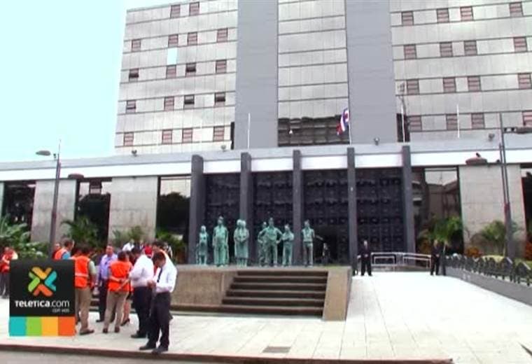 Banco Central y Banco de Costa Rica fueron evacuados por falsas amenazas de bomba