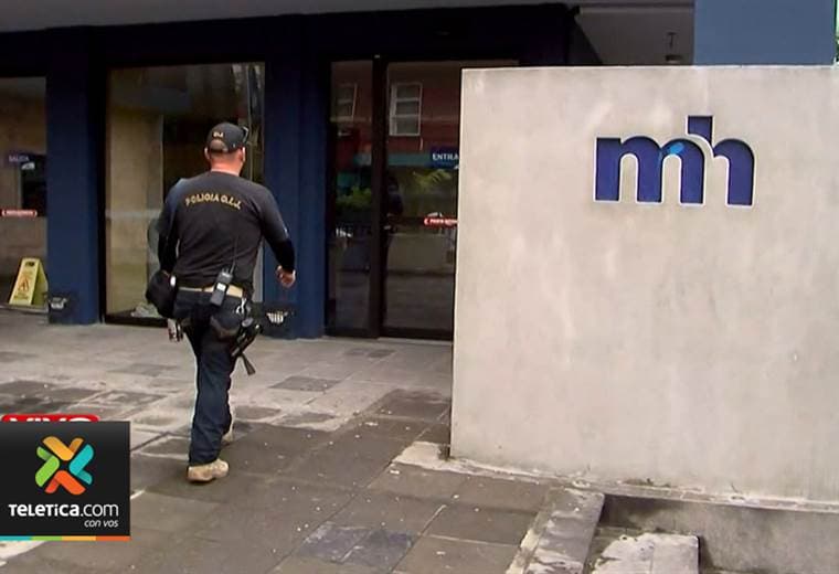 Dos horas duró allanamiento a despacho del viceministro de Hacienda por caso de cemento chino