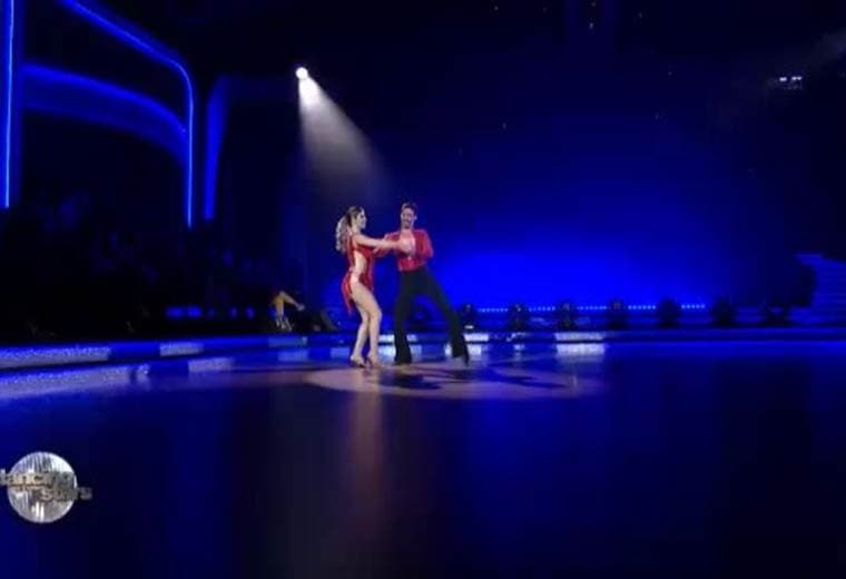Viviana Calderón llenó de sensualidad la pista de Dancing With The Stars con su salsa