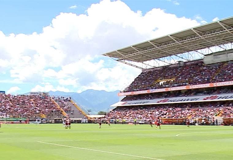 Saprissa y Alajuelense encabezan las taquillas de la primera fase del Apertura 2017